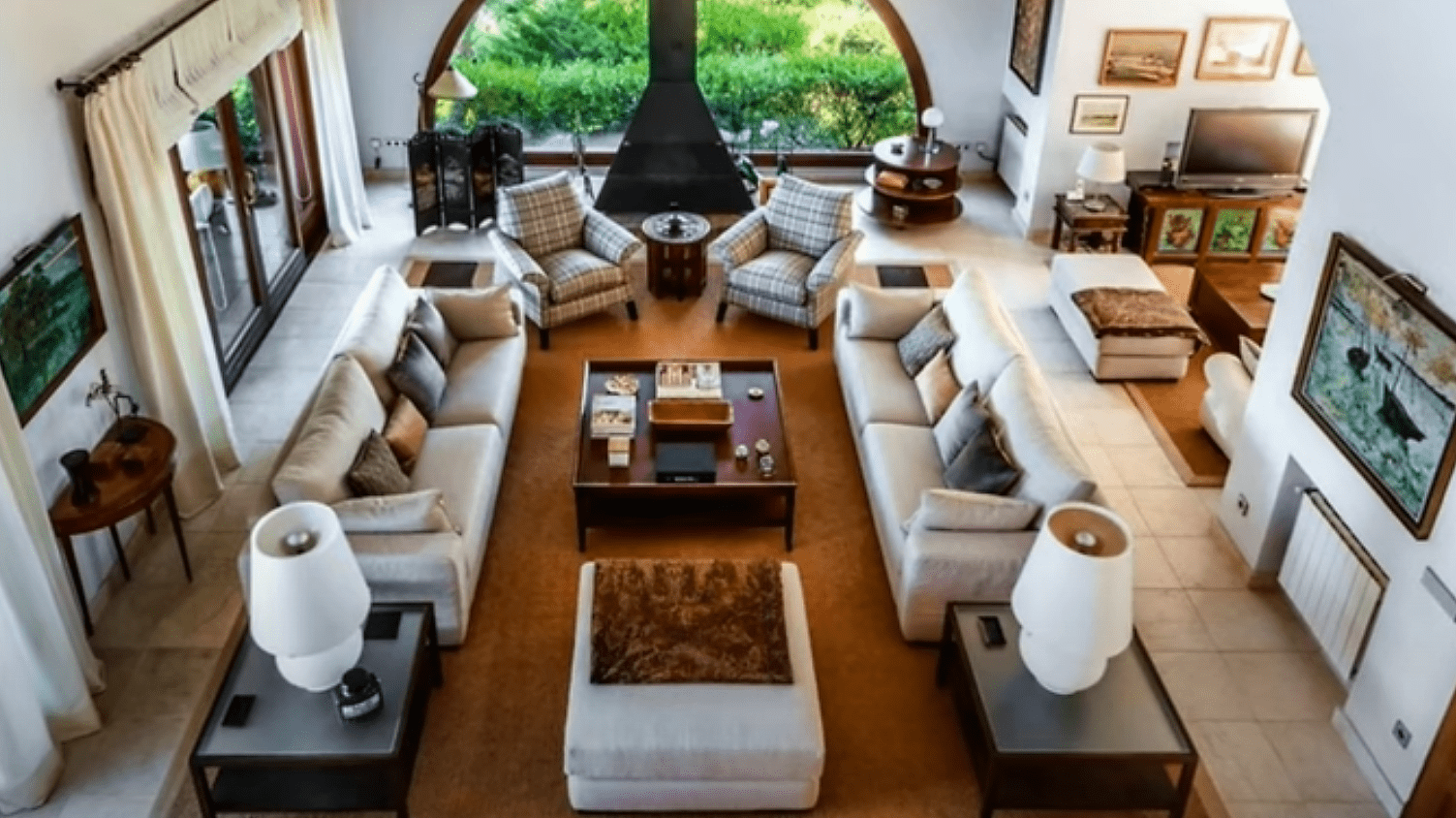 Tricks and tips to disinfect and clean your wooden furniture